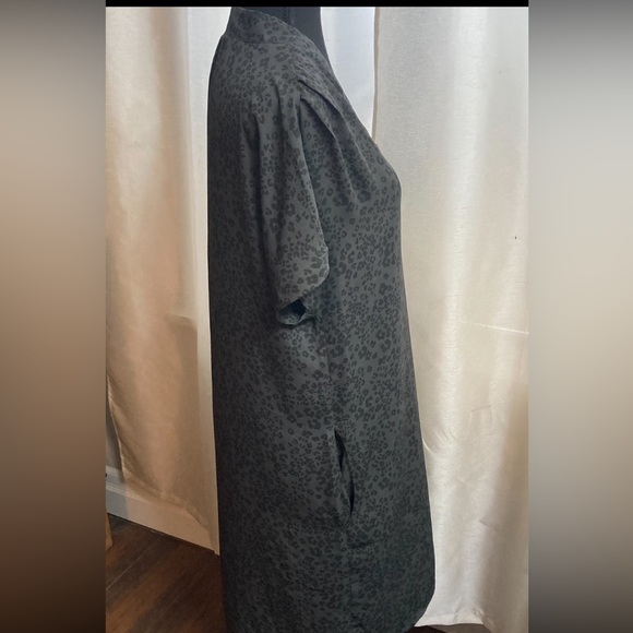 Denver Hayes Casual Moo Moo Style Dress with Pockets Size M Grey and Black. - Picture 3 of 8